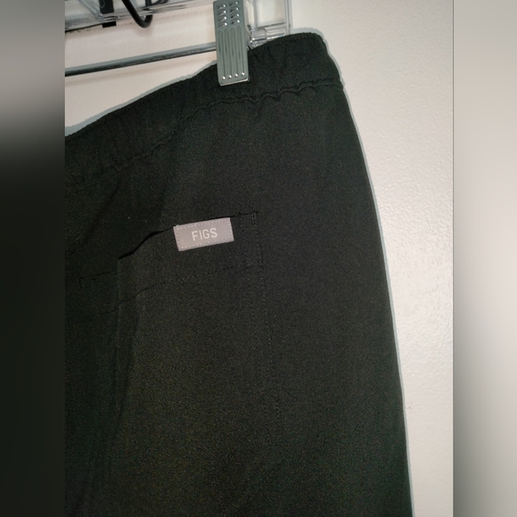 🔥FIGS Scrubs: Bundle 2 for $38 Mix & Match any Single listed Tops or Bottoms 🔥 - Picture 11 of 15